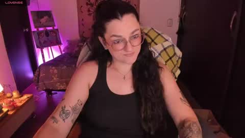 Snapshot of _peach__ chatting on 06/16/26, 03:20 violeta ig online show from 06/16/26, 03:20