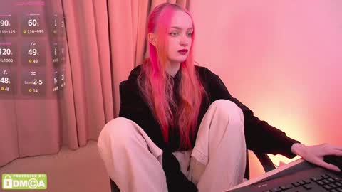 Snapshot of _pink_wassabi_ chatting on 04/19/26, 02:05 Maisie online show from 04/19/26, 02:05