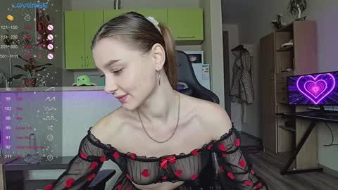 Lili online show from 12/05/24, 10:33