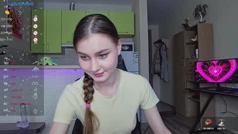 Lili online show from 12/15/24, 10:39