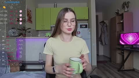 Lili online show from 12/20/24, 10:49