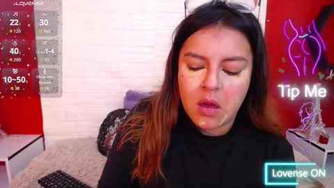 Laura online show from 12/14/25, 05:51