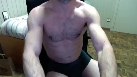 Snapshot of _pornstar_boy chatting on 12/16/24, 06:16 Sexy Daddy online show from 12/16/24, 06:16