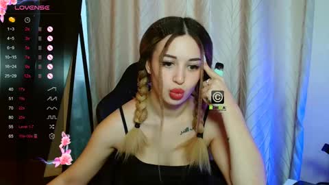 Snapshot of _pretty_cherry_ chatting on 10/05/25, 12:25 _pretty_cherry_ online show from 10/05/25, 12:25