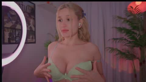 Snapshot of _protea chatting on 06/18/26, 10:03 Eva online show from 06/18/26, 10:03