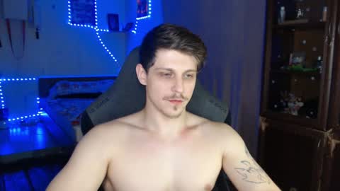 Snapshot of _purrari chatting on 12/23/24, 04:22 Vampire online show from 12/23/24, 04:22