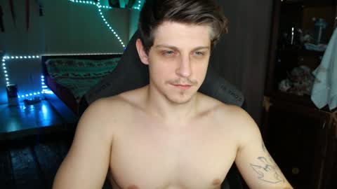 Snapshot of _purrari chatting on 01/23/25, 05:45 Vampire online show from 01/23/25, 05:45