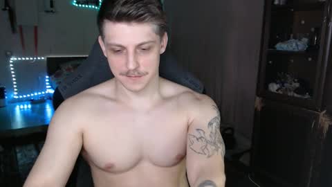 Snapshot of _purrari chatting on 03/08/25, 02:12 Vampire online show from 03/08/25, 02:12