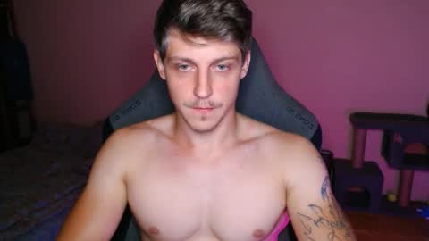 Snapshot of _purrari chatting on 09/17/25, 11:39 Vampire online show from 09/17/25, 11:39