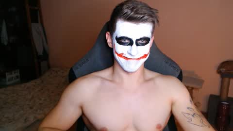 Snapshot of _purrari chatting on 10/26/25, 10:58 Vampire online show from 10/26/25, 10:58