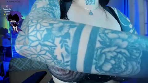 Raven online show from 12/20/25, 12:23