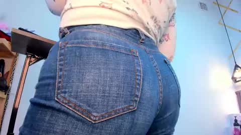 rebecca online show from 11/12/25, 01:55