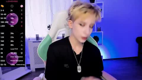 Snapshot of _rein_ramm chatting on 04/19/26, 02:16 Rein online show from 04/19/26, 02:16