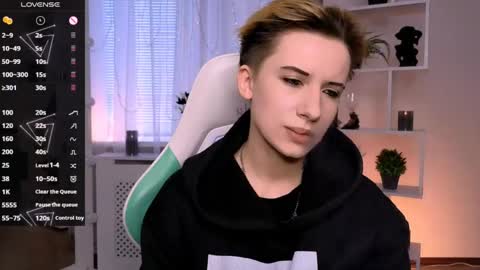 Snapshot of _rein_ramm chatting on 05/10/26, 01:27 Rein online show from 05/10/26, 01:27