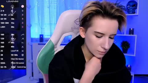 Snapshot of _rein_ramm chatting on 05/14/26, 02:46 Rein online show from 05/14/26, 02:46
