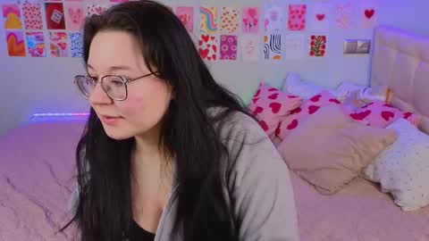 Snapshot of _reverse_gang_ chatting on 02/22/25, 07:25 LISSAPVT IS OPEN online show from 02/22/25, 07:25