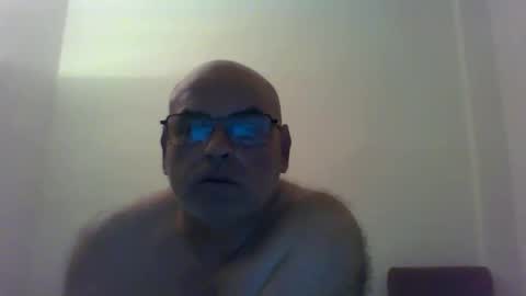 Snapshot of _reyi chatting on 05/19/26, 08:04 REY online show from 05/19/26, 08:04