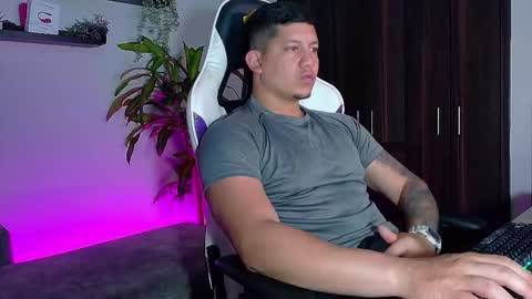 Roberto online show from 11/23/25, 07:30