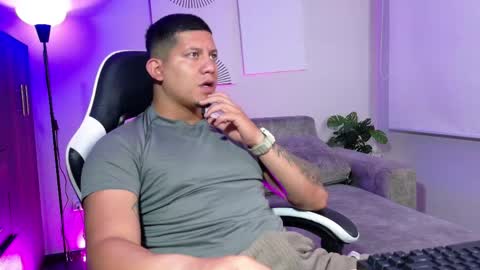 Snapshot of _robertobaggio chatting on 05/12/26, 12:35 Roberto online show from 05/12/26, 12:35