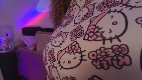 _rose_smith online show from 11/06/25, 01:06