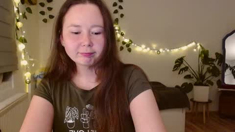 Snapshot of _rosie_cheeks_ chatting on 09/23/25, 06:44 See you online show from 09/23/25, 06:44