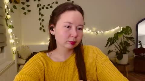 Snapshot of _rosie_cheeks_ chatting on 10/14/25, 05:58 See you online show from 10/14/25, 05:58