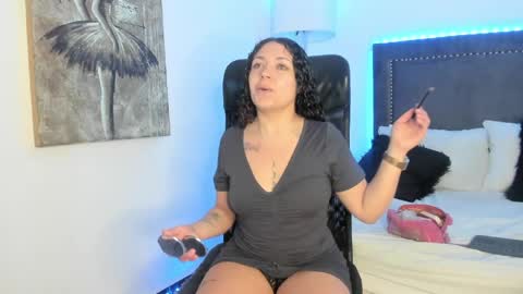 Snapshot of _rubystrong__ chatting on 04/16/26, 02:40 Ruby Strong online show from 04/16/26, 02:40