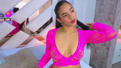 Sara online show from 09/18/25, 08:11