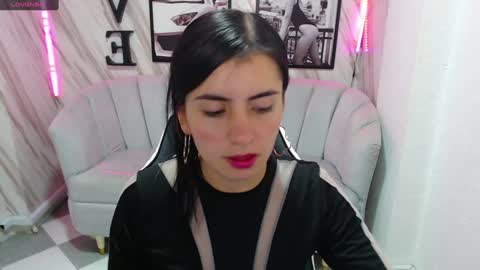 Snapshot of _samantha_b chatting on 12/26/24, 01:21 Samantha online show from 12/26/24, 01:21