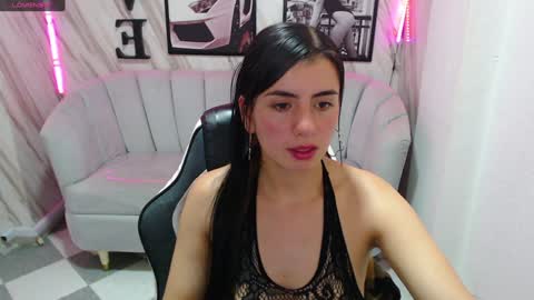 Snapshot of _samantha_b chatting on 12/26/24, 04:25 Samantha online show from 12/26/24, 04:25