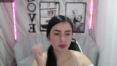 Snapshot of _samantha_b chatting on 12/29/24, 12:34 Samantha online show from 12/29/24, 12:34