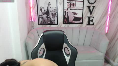 Snapshot of _samantha_b chatting on 01/08/25, 06:52 Samantha online show from 01/08/25, 06:52