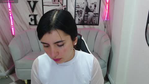 Snapshot of _samantha_b chatting on 01/13/25, 12:45 Samantha online show from 01/13/25, 12:45