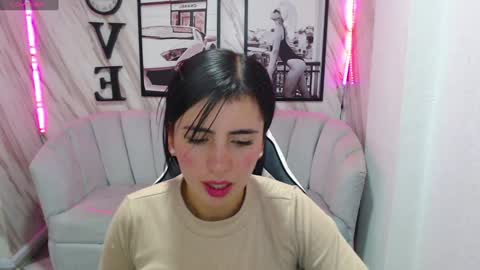 Snapshot of _samantha_b chatting on 01/18/25, 06:53 Samantha online show from 01/18/25, 06:53