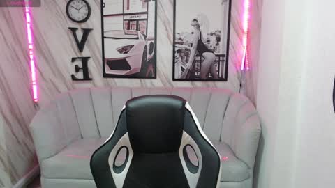 Snapshot of _samantha_b chatting on 01/19/25, 12:39 Samantha online show from 01/19/25, 12:39
