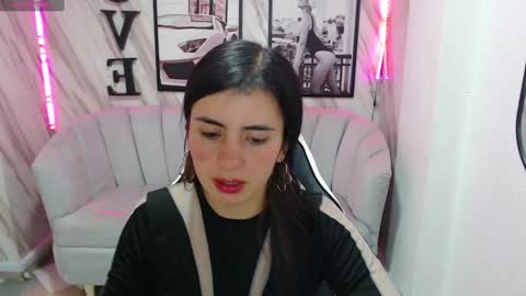 Snapshot of _samantha_b chatting on 01/19/25, 03:42 Samantha online show from 01/19/25, 03:42