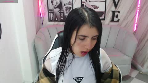 Snapshot of _samantha_b chatting on 01/23/25, 12:41 Samantha online show from 01/23/25, 12:41