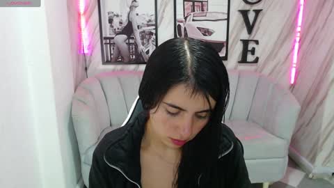 Snapshot of _samantha_b chatting on 02/01/25, 12:37 Samantha online show from 02/01/25, 12:37