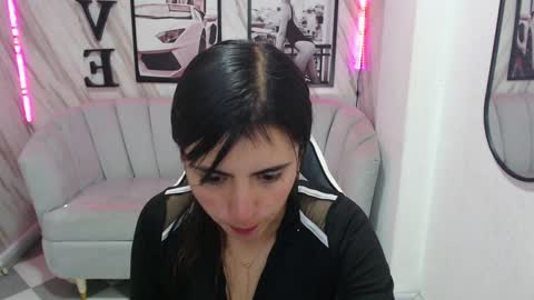 Snapshot of _samantha_b chatting on 02/05/25, 01:11 Samantha online show from 02/05/25, 01:11