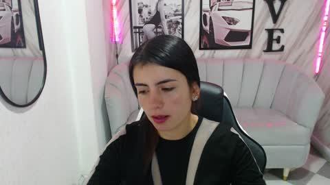 Snapshot of _samantha_b chatting on 02/06/25, 01:21 Samantha online show from 02/06/25, 01:21