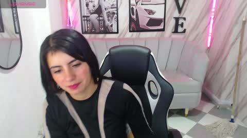 Snapshot of _samantha_b chatting on 02/26/25, 01:30 Samantha online show from 02/26/25, 01:30