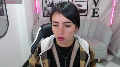 Snapshot of _samantha_b chatting on 03/07/25, 01:07 Samantha online show from 03/07/25, 01:07