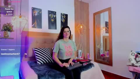 Snapshot of _samanthaa_foxx chatting on 10/08/25, 10:57 SAMANTHA FOX online show from 10/08/25, 10:57