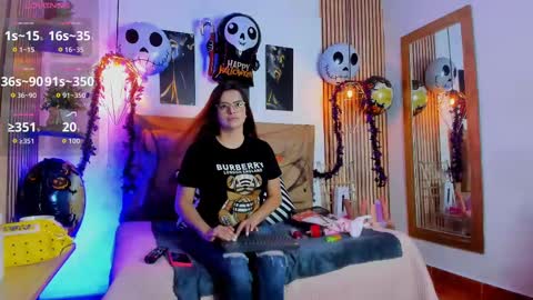 Snapshot of _samanthaa_foxx chatting on 10/10/25, 11:31 SAMANTHA FOX online show from 10/10/25, 11:31