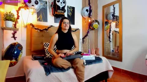 Snapshot of _samanthaa_foxx chatting on 10/19/25, 10:49 SAMANTHA FOX online show from 10/19/25, 10:49