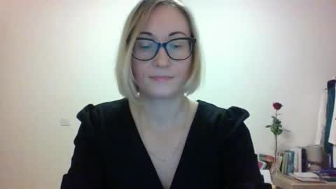 Snapshot of _sandyqueen__ chatting on 11/30/25, 06:56 _sandyqueen__ online show from 11/30/25, 06:56