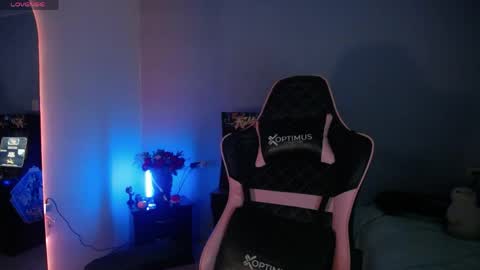  SantaLove  online show from 04/12/26, 09:31