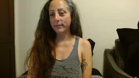 Snapshot of _sara_lynn_ chatting on 04/28/26, 04:06 Sara Lynn online show from 04/28/26, 04:06
