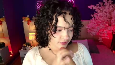 Sara online show from 05/20/26, 04:18