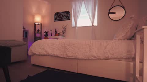 Snapshot of _savii chatting on 10/15/25, 03:23 Savii online show from 10/15/25, 03:23